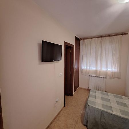 Hotel Hostal Pension - La Rotonda Tardienta Esterno foto